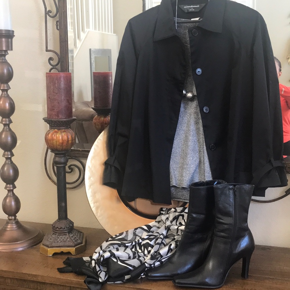 Norma Kamali short trench